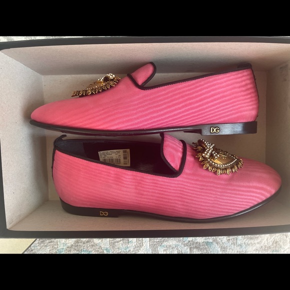 Dolce and Gabanna women’s pink silk Amore flat loafers. Worn once. Size 39. - Picture 4 of 8